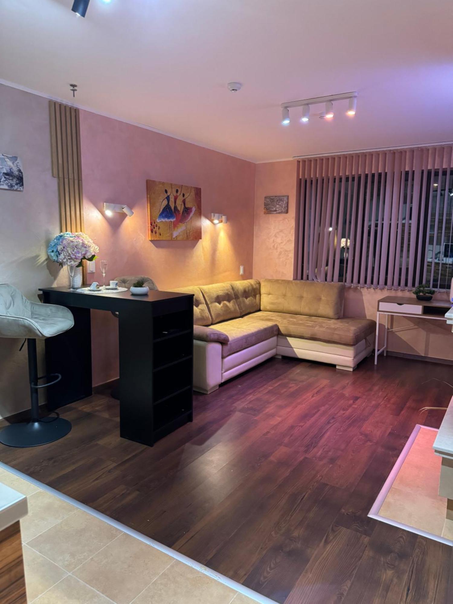 2-Bedroom, 2-Bathroom With Fireplace And Garden At Winslow Infinity Bansko Luaran gambar